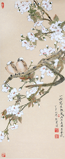 刘菎岭作品9《一树花香飘万里，两只鸟鹊喜登枝》138cmX69cm.jpg