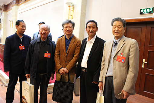 叶开枝老师与中国美术家协会理事、中国文艺评论家协会理事、《美术》杂志执行主编尚辉先生合影.jpg