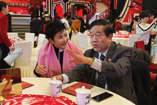 苏士澍（右）、阚丽君在交流.jpg