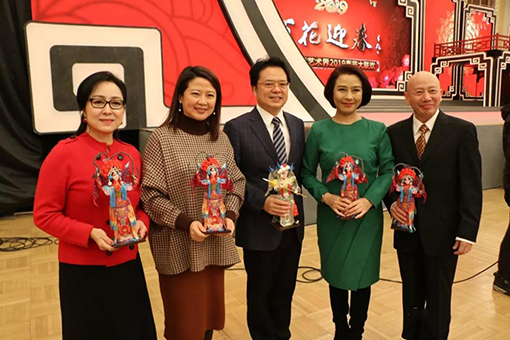 戏剧家们给大家献上新年祝福.jpg