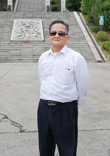 郑国枢照片.jpg