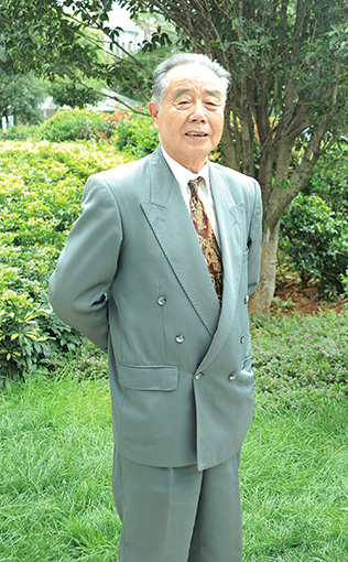 杨书英照片.jpg