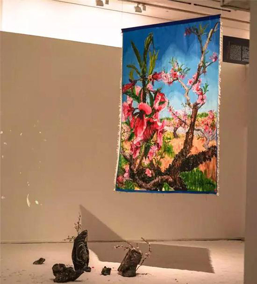 缂丝 周春芽《桃花浅深处》.jpg