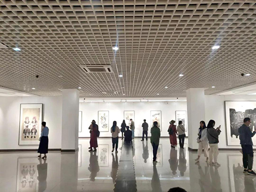 1556241049925441.jpg 展览现场.jpg