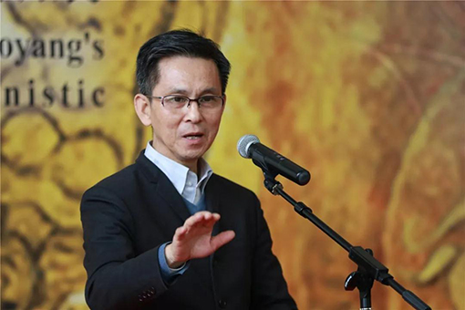 1556587435102041.jpg 中国美协副主席、中国艺术研究院工笔画研究院院长何家英致辞.jpg