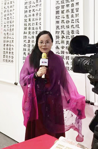 梅丽琼照片.jpg