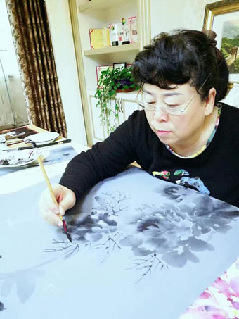 黄淑霞照片.jpg