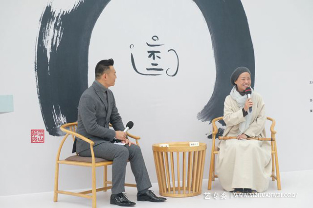 7-凤凰卫视主持人胡一虎与禅者悟义对谈.jpg