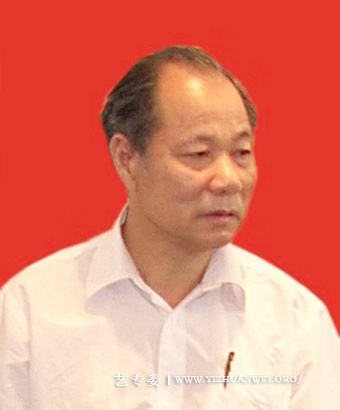 何贺照片.jpg