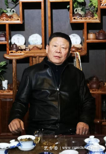 何建欣照片1.jpg