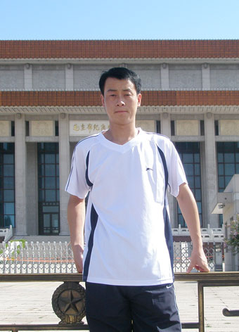 颜志恒照片.jpg
