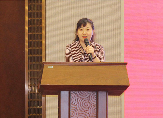 中国民族建筑研究会书画艺术专业委员会会员工作部主任任帅主持活动开幕式.jpg
