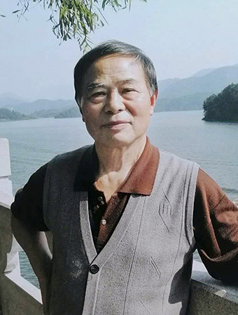 冯文亮照片.jpg