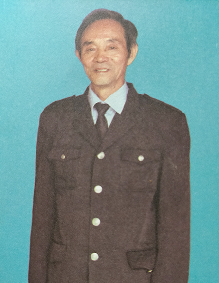 庄洪灿个人照片.jpg