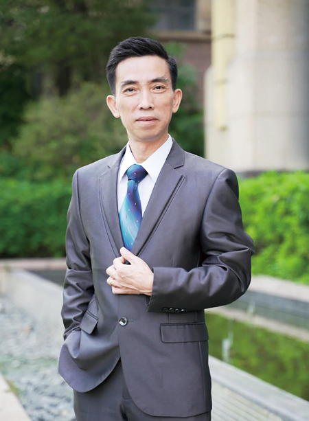 梅廷虎照片.jpg