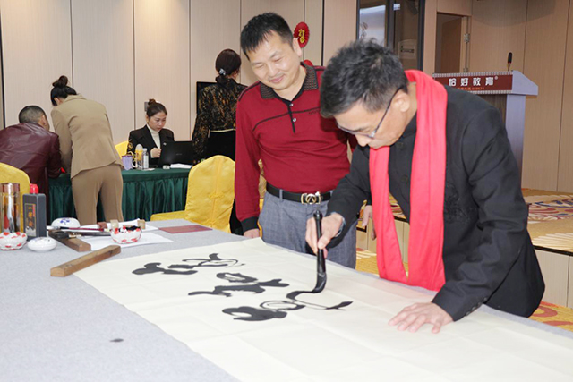 梅廷虎先生现场创作（一）.jpg
