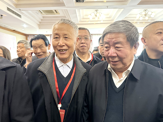杜德贵与张柏局长合影1.jpg
