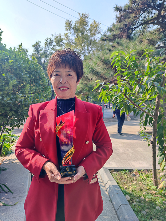 胡乃明.jpg