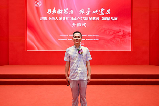赵伟荣个人照.jpg