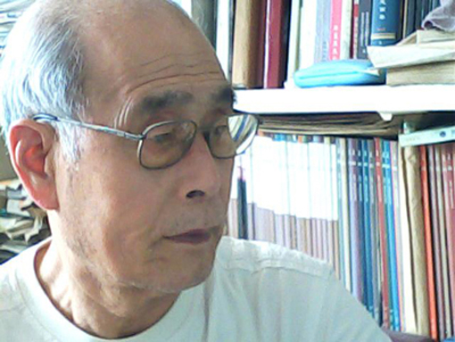 赵世杰,笔名:罗红,1939 年生,山东临沂人。1954 年入临沂一中美术小组,艺术成为终生爱好。多年从事彩墨绘画研究,作品多次获奖,在多家报刊发表,入编多种画册,信息散布网络媒体。其个性追求色墨交融、立意脱俗、组构合理、迹象新美的表现效果。重视色彩回归,重视时代进展,经历难忘,记忆优选,做人守规矩,作画不守规矩,画法不限,画法无限。在题材提炼、意蕴内涵、材质操作、落款用印等方面均有自己的个性,并把自然美推进到生态美,使宣纸绘画具有时代作为。他的彩墨画以凝练灵动的笔墨,深厚的内涵,表现了他对生活 赵世杰,笔名:罗红,1939 年生,山东临沂人。1954 年入临沂一中美术小组,艺术成为终生爱好。多年从事彩墨绘画研究,作品多次获奖,在多家报刊发表,入编多种画册,信息散布网络媒体。其个性追求色墨交融、立意脱俗、组构合理、迹象新美的表现效果。重视色彩回归,重视时代进展,经历难忘,记忆优选,做人守规矩,作画不守规矩,画法不限,画法无限。在题材提炼、意蕴内涵、材质操作、落款用印等方面均有自己的个性,并把自然美推进到生态美,使宣纸绘画具有时代作为。他的彩墨画以凝练灵动的笔墨,深厚的内涵,表现了他对生活