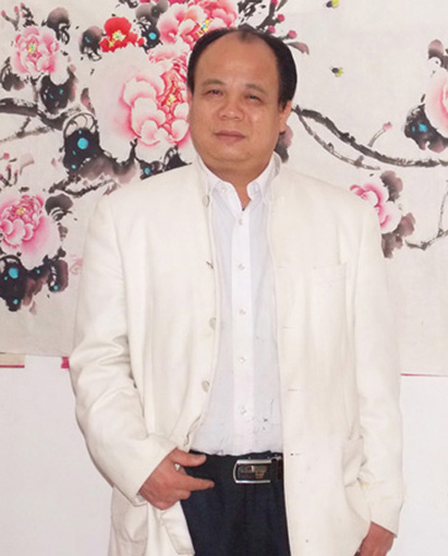  林家雄，1965年出生于广东广宁，现为中国建设文化委员会广东委员会副主席，人民美术报社理事会副主席，中南海国礼艺术家，国家一级书法师、中国书法家协会会员、中国书画家协会会员，中国书画摄影家协会理事、中国书画摄影家协会培训中心教授、中国毛体书法艺术家协会会员，中国当代书画名家协会会员、羲之书画报签约书画家、中国当代书画艺术大家、中国翰林书画艺术院副院长、中国硬笔书法家协会会员、新加坡艺术协会副主席、台湾海峡两岸文化交流协会副主席、韩国书画艺术家协会副主席、中华书画学会副主席。中国美术学院全国书画等级考试