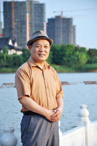 向中国民族建筑企业重点推荐的百位书画艺术名家系列之二——凌炳奇