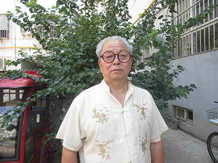  姚日强，汉族，1956年2月生于陕西渭南。中国书法家协会会员、国家一级书法师。2017年5月文化部、中文联、中书协、中美协在人民大会堂举办全国书法大赛获一等奖。草书念奴娇《追思焦裕禄》（10米长卷）《马》被人民大会堂永久收藏。中企业报道聘为“中企报道·艺术资本理事会副主席”。2017年，文化部、中文联、中书协、中美协向一带一路组委会推介，向全世界发行中国文化书画银币，全国90名书画家除过姚日强是两枚外，其余都是一枚银币。2017年8月，被中国文学艺术联合会恭聘为名誉顾问，特颁发“中国文学艺术联合会名誉